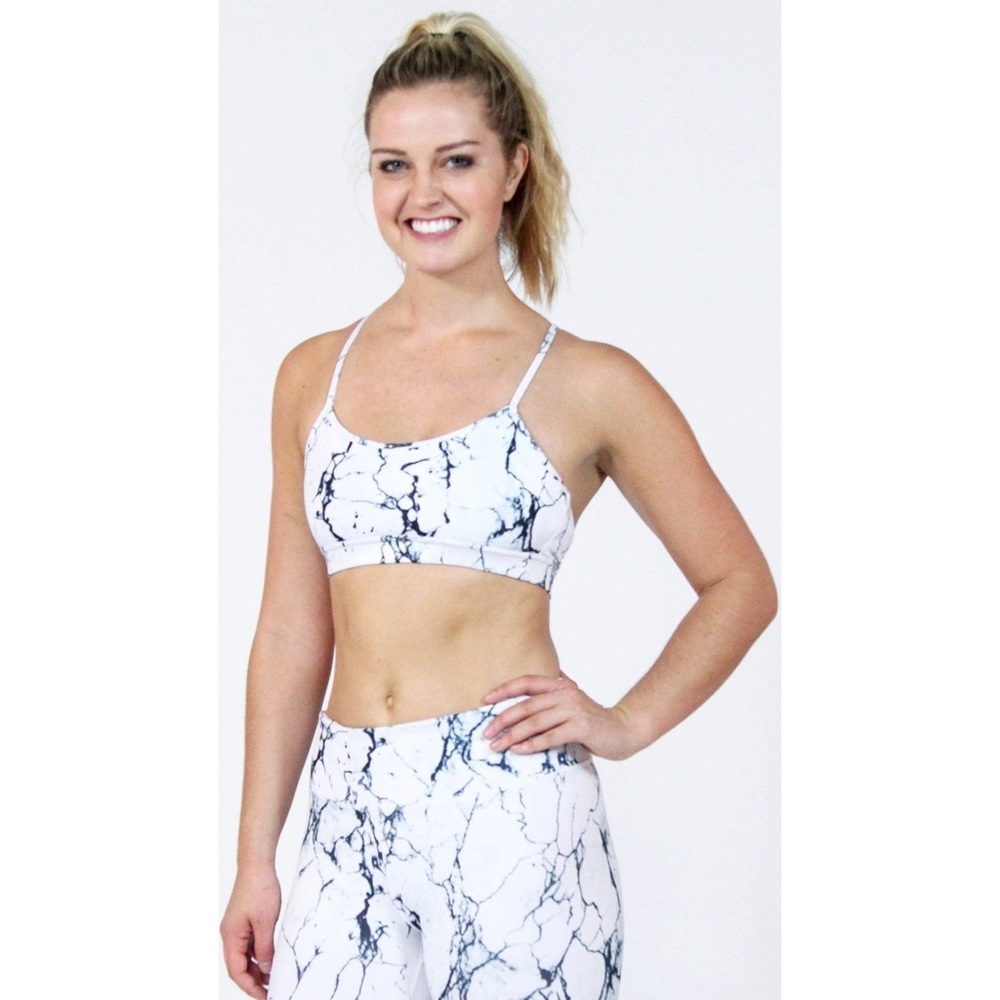 White and black marble exercise set